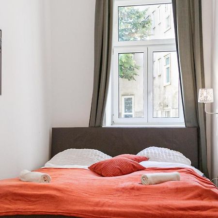 Welcoming 3Br Budget Apt. Well Connected فيينا المظهر الخارجي الصورة